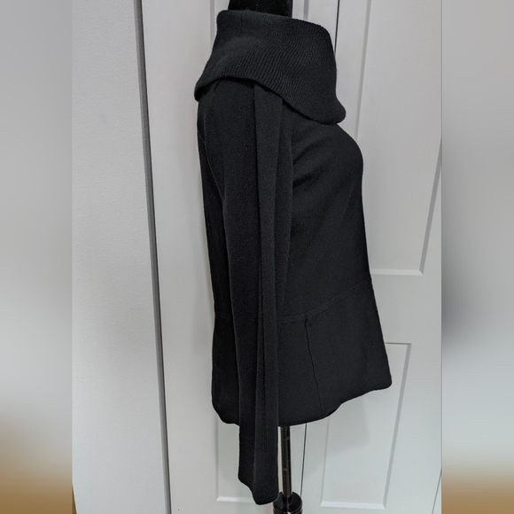 White House Black Market Off The Shoulder Black Knit Sweater Size XL Feminine - Picture 5 of 11